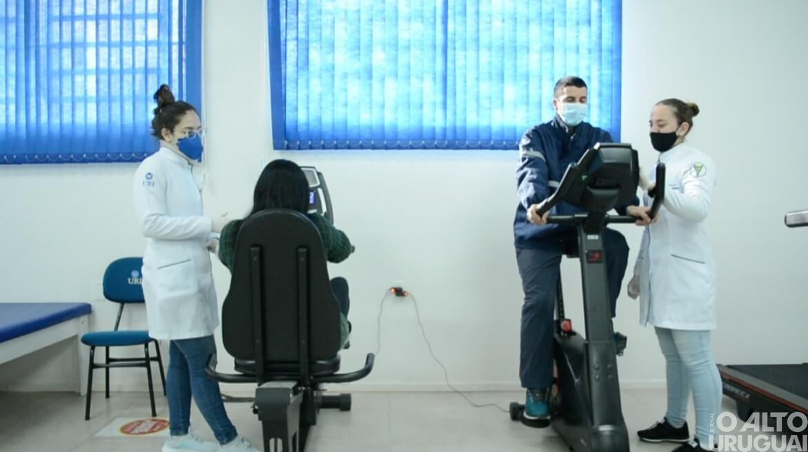 URI/FW realiza pesquisa sobre empregabilidade dos alunos