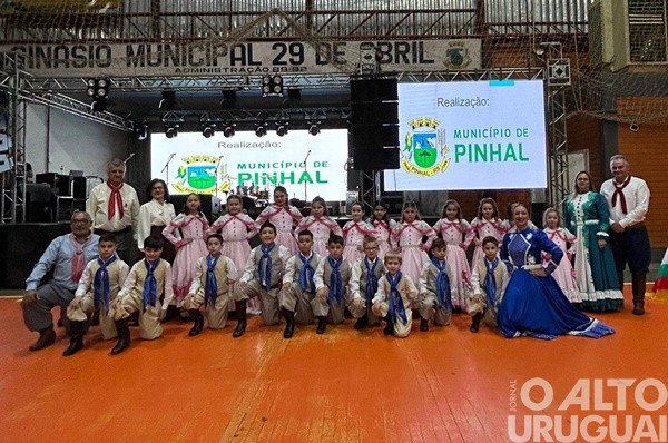 Pinhal promove show com o Grupo Os Quatro Gaudérios