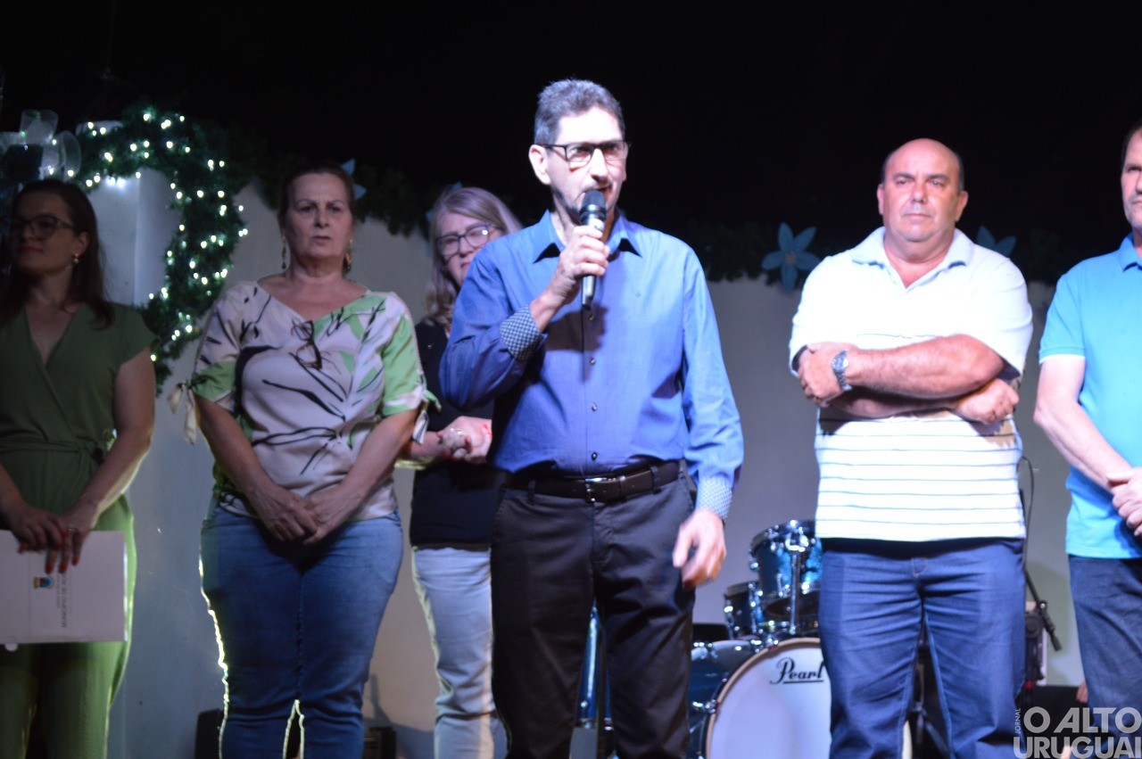 Acendimento de luzes marca a abertura do Natal em Rodeio Bonito