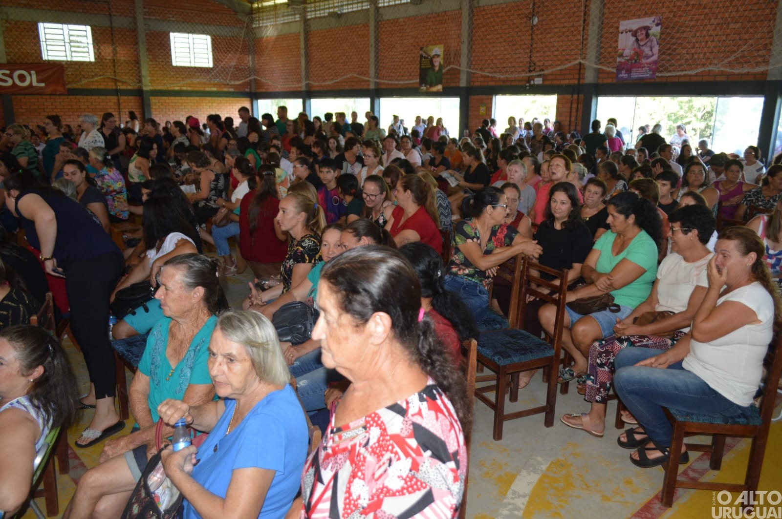 Mulheres da região participam de encontro em Pinheirinho do Vale
