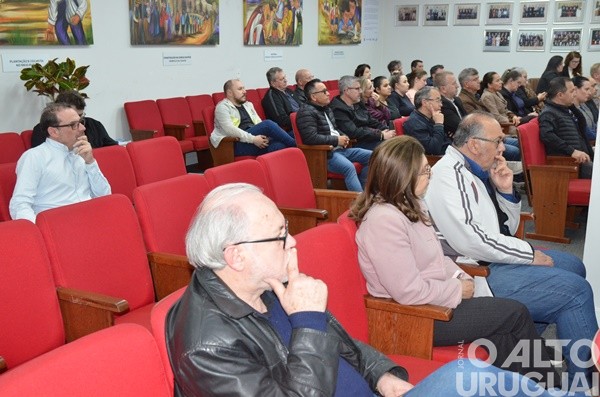 Audiência discute novo sistema de estacionamento rotativo em FW