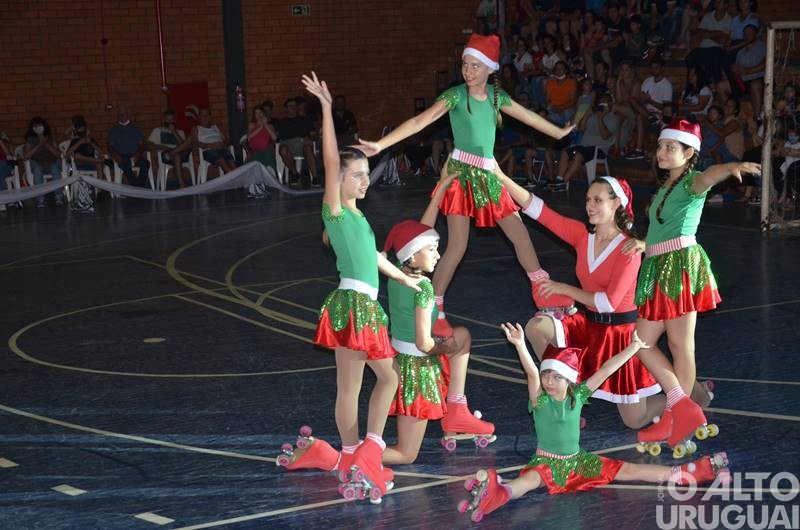 Magia da Patinação apresenta espetáculo de fim de ano