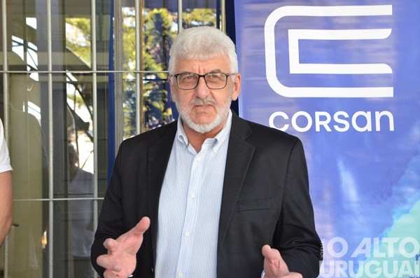 Escola Cardeal Roncalli de FW recebe certificado em qualidade de água tratada