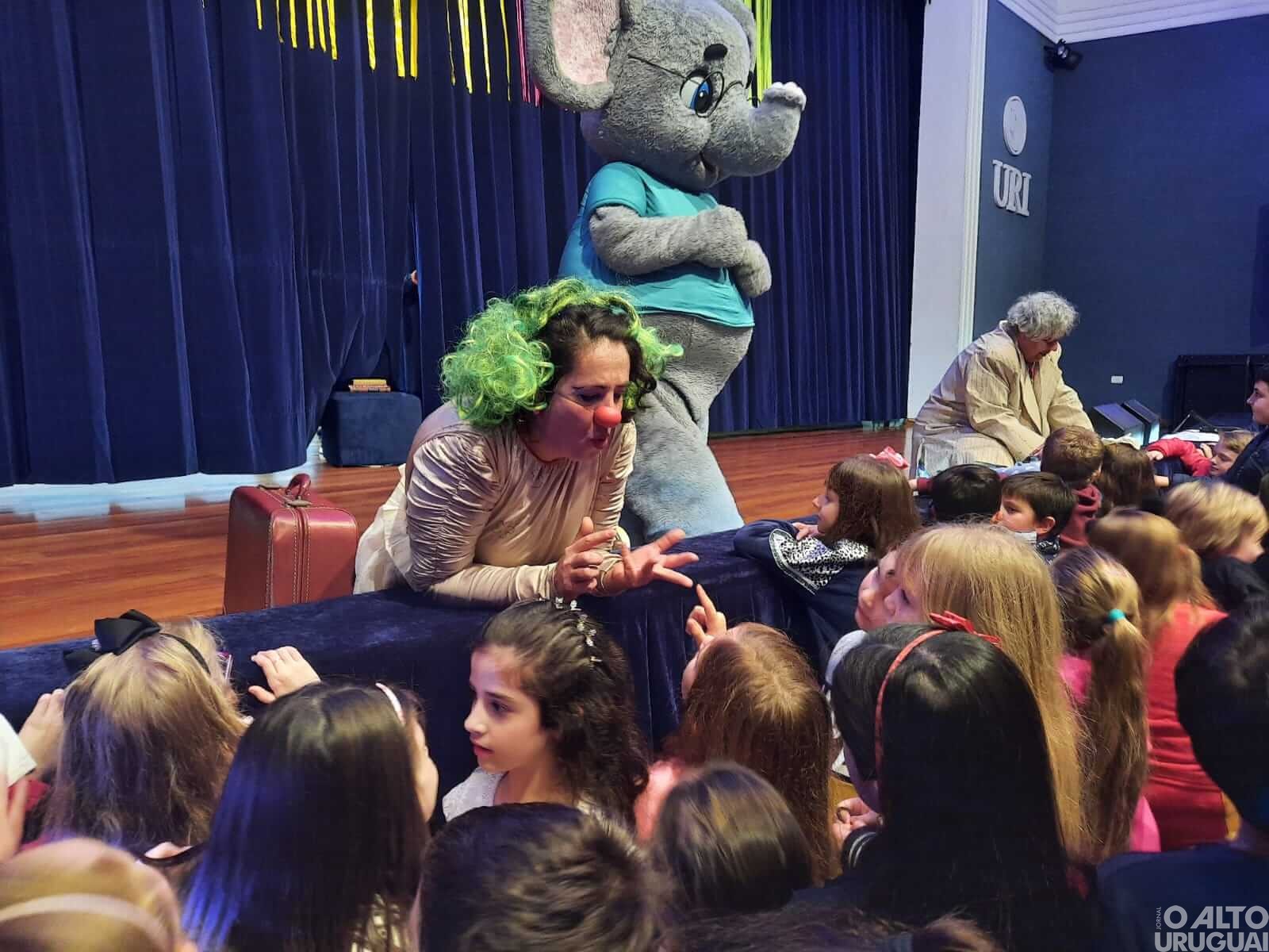 Escola Afonso Pena promove peça teatral comemorativa aos seus 60 anos