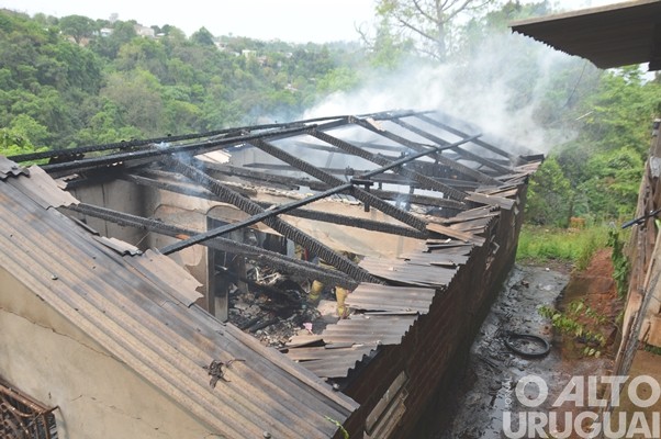 FW: Bombeiros atendem mais um incêndio em residência