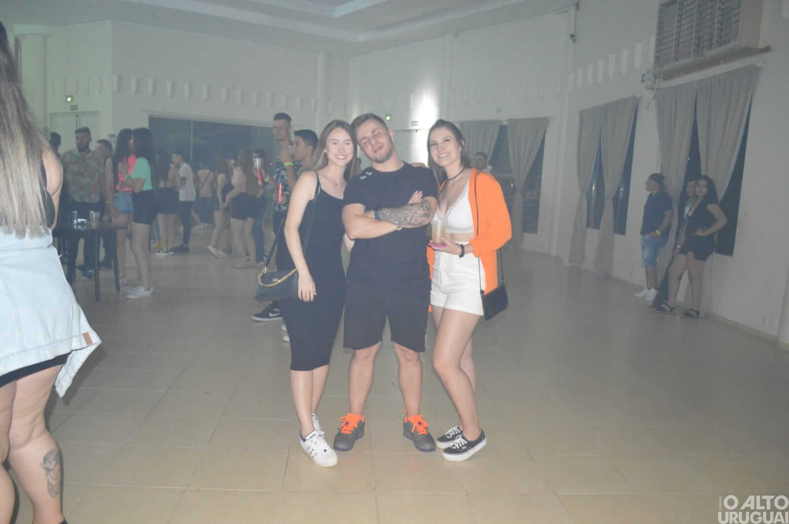 Show de MC Don Juan anima público em FW