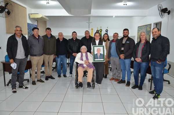 Plenário da Câmara de Vicente Dutra recebe nome de Rudi Ervino Kirchhof