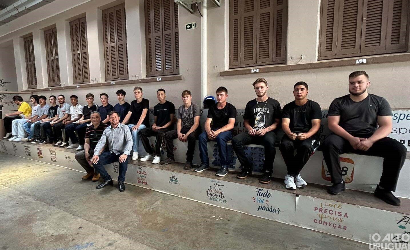 Prefeitura de Ametista do Sul entrega 49 escrituras a moradores