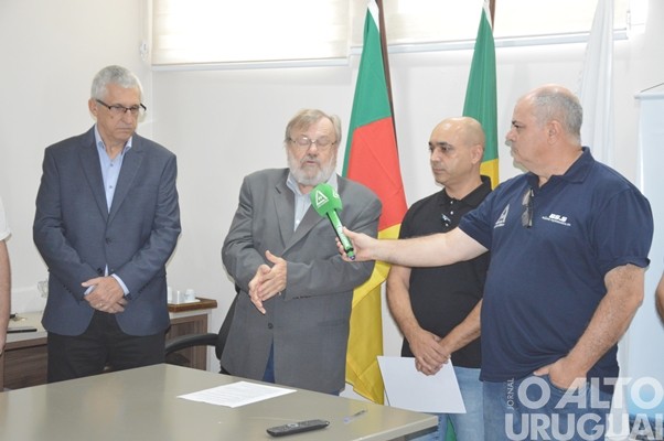 Prefeitura de FW apresenta selo e programação comemorativos aos 70 anos