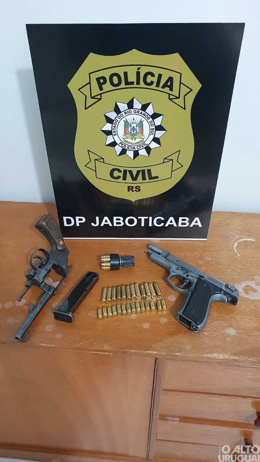 Polícia Civil apreende armas e munições em investigação de tentativa de homicídio