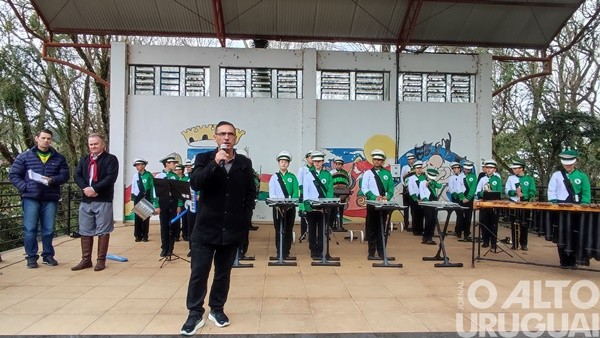 Pinhal promove desfile cívico e abre a Semana Farroupilha