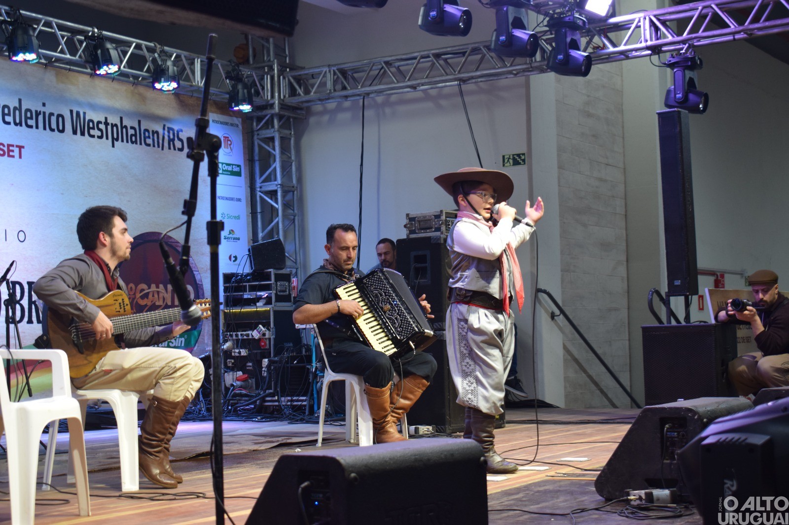 9º Canto do Barril encanta público durante Semana Farroupilha de FW