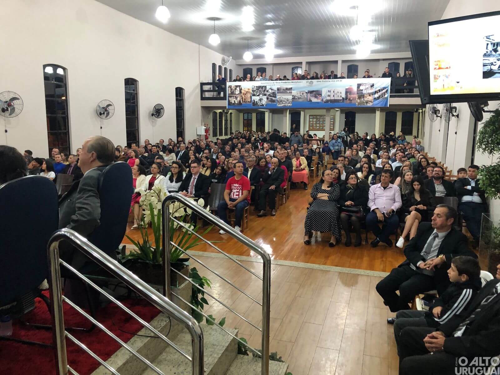 Pastor Pery Brizolla é homenageado em culto