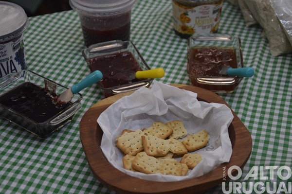 Cozinha didática ensina receitas na Casa da Emater