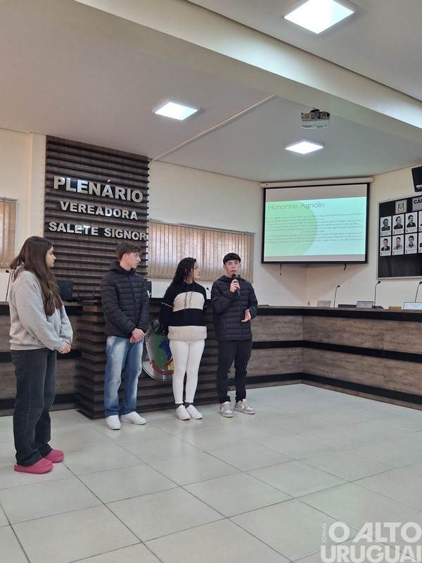 Projeto Vereador Mirim pesquisa personalidades de Pinhal