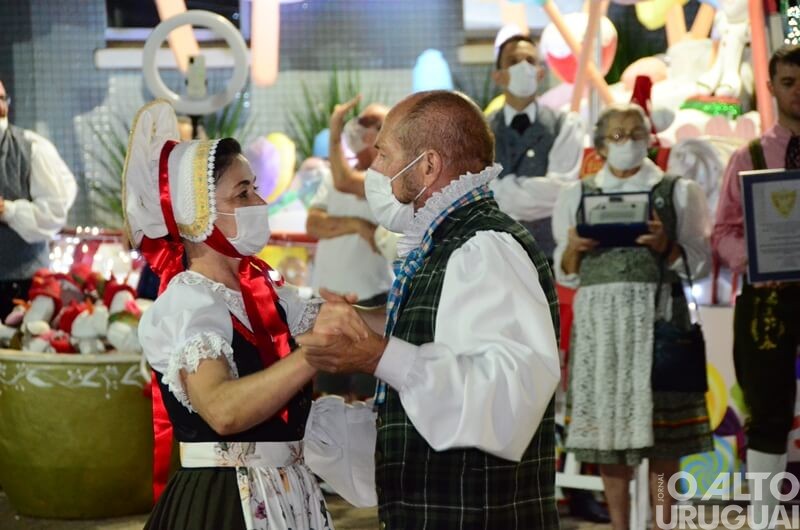Apresentações do Centro Cultural 25 de Julho marcam noite do Frederico em Luz