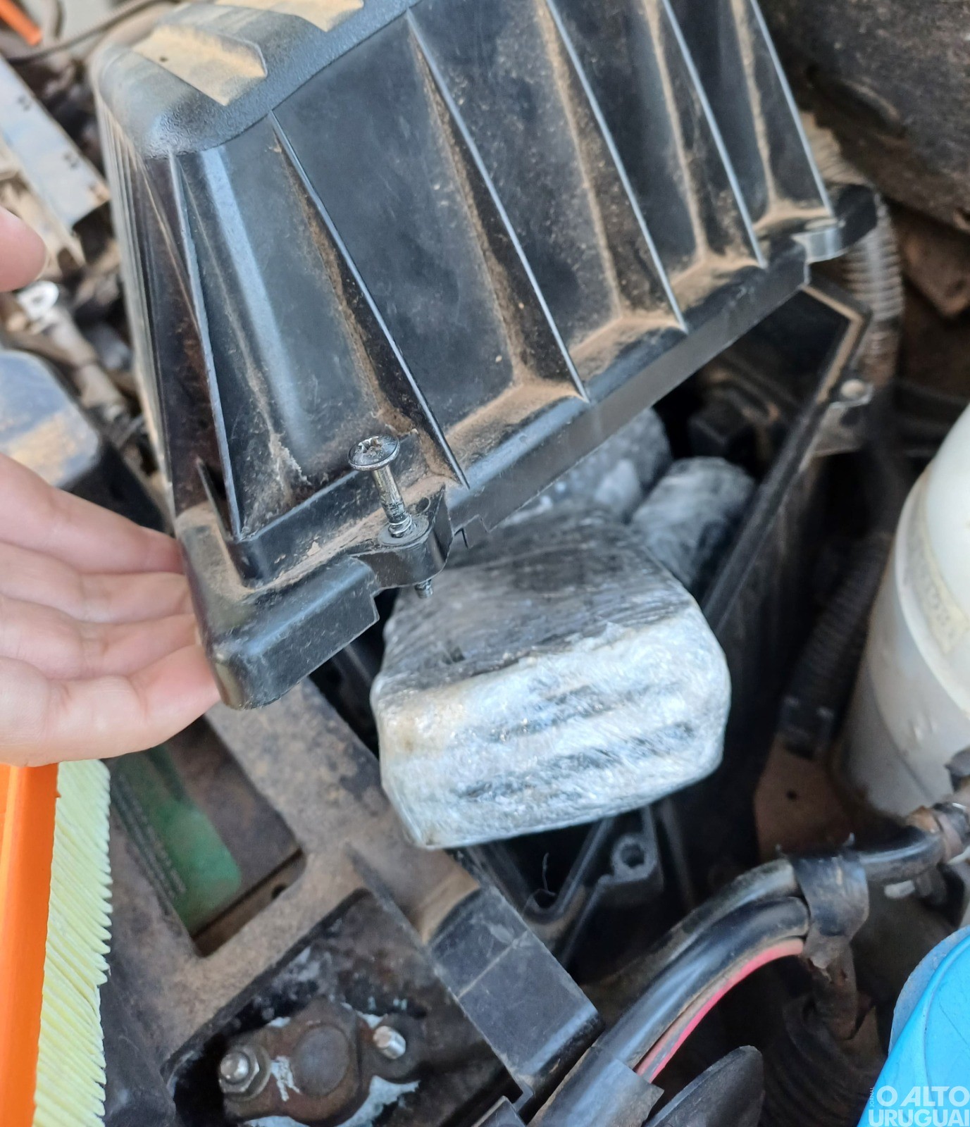 Casal de Alpestre é preso pela PRF com 52 Iphones escondidos no veículo