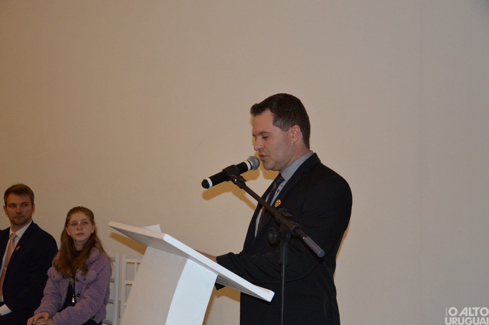 Clubes de Rotarys empossam novas diretorias em FW