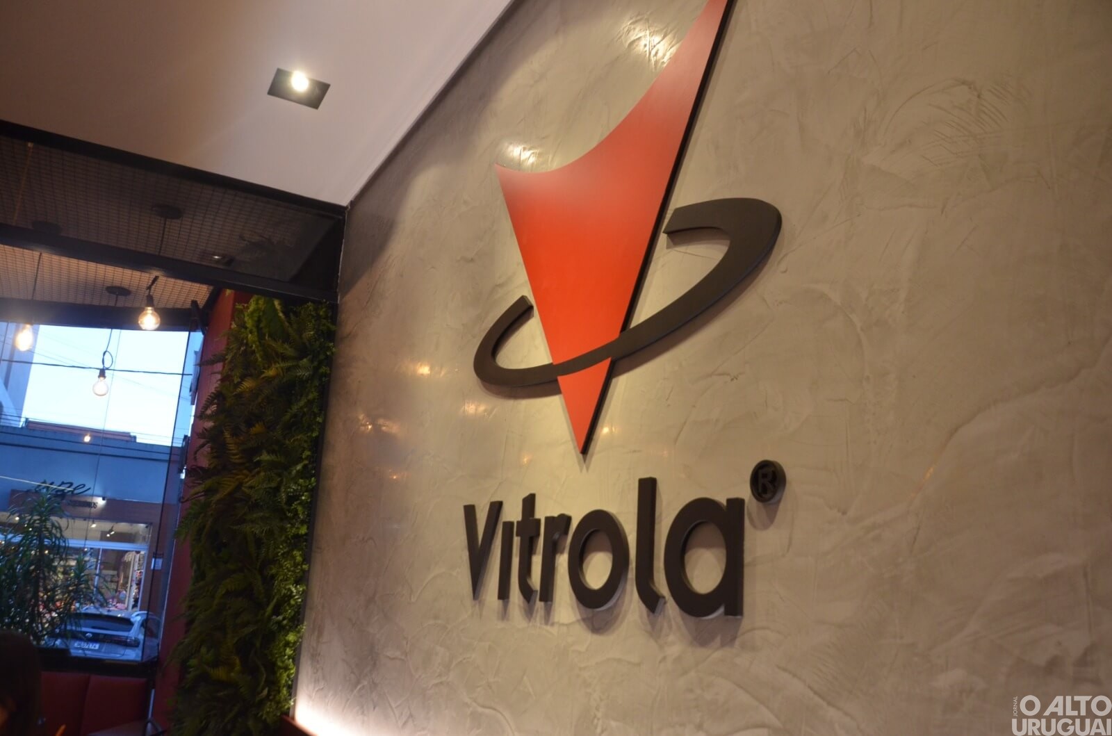 Vitrola reinaugura espaço gourmet e lança novo cardápio 