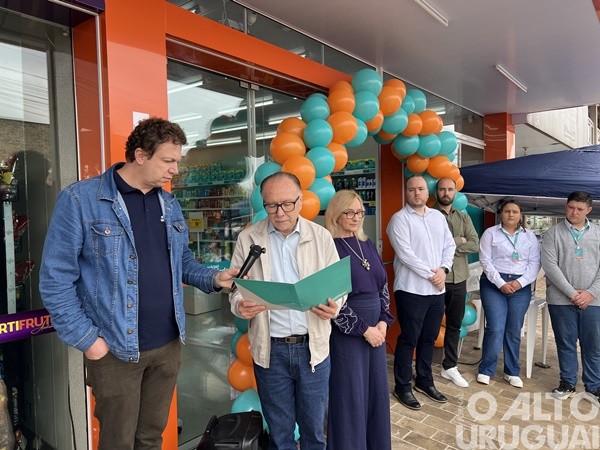 Inaugurada Farmácias Associadas Cruz Azul em Ametista do Sul