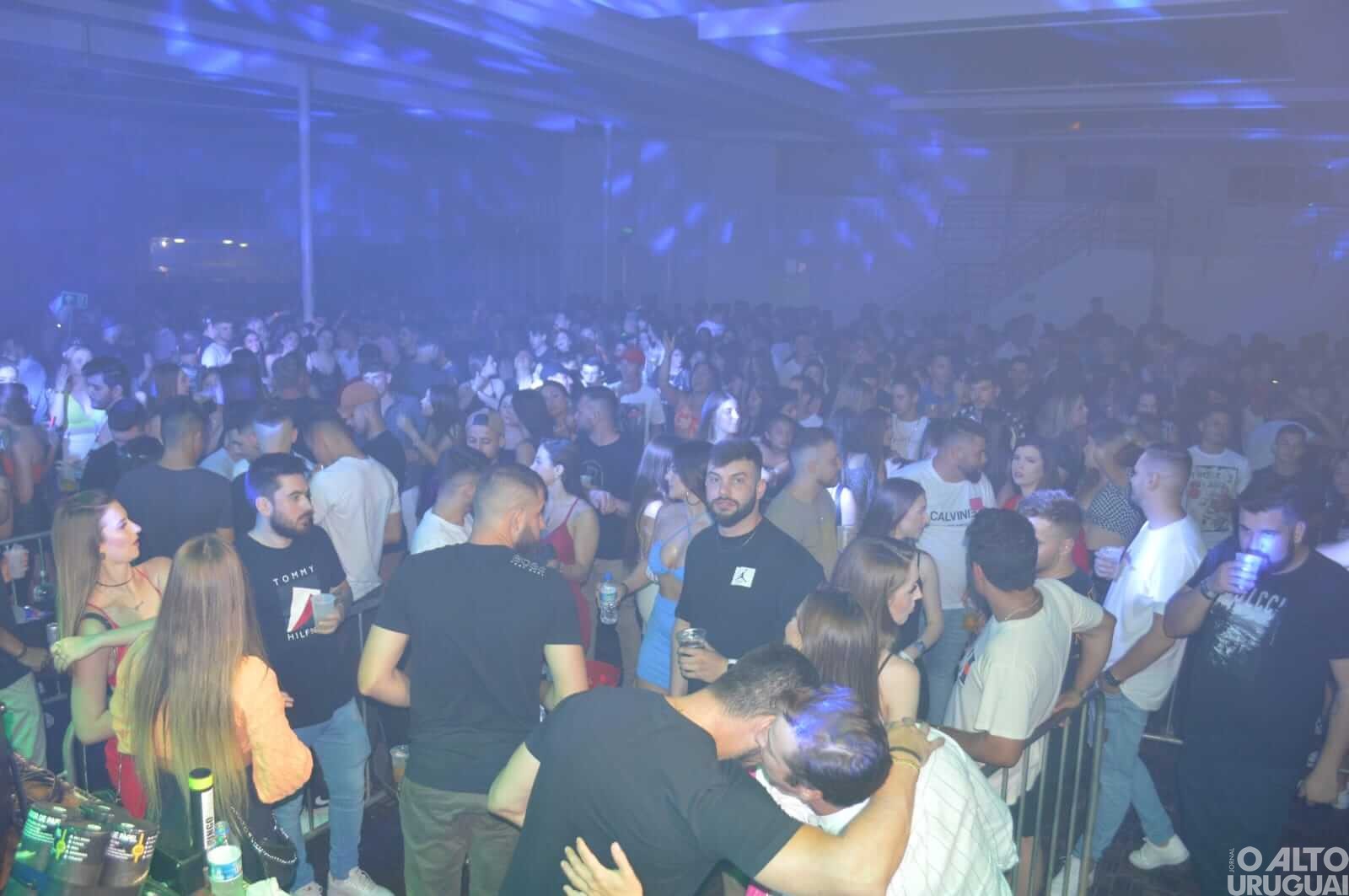 Show de MC Don Juan anima público em FW