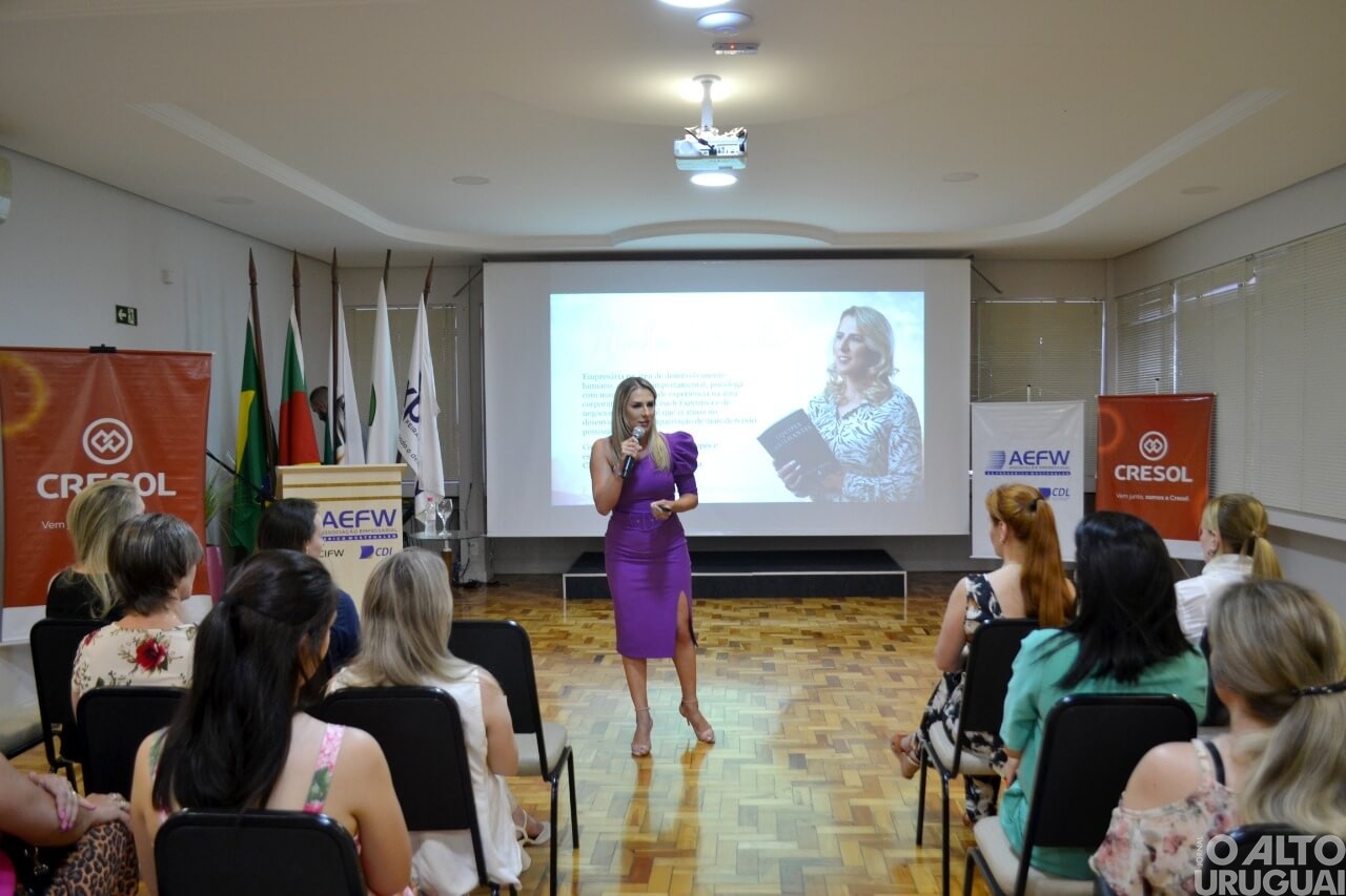 Cresol Raiz e Núcleo da Mulher Empreendedora da AEFW realizam Encontro Mulheres e Negócios