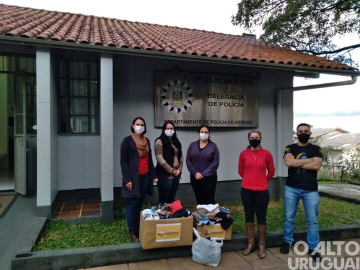 Polícia Civil entrega agasalhos para a Assistência Social de Taquaruçu do Sul