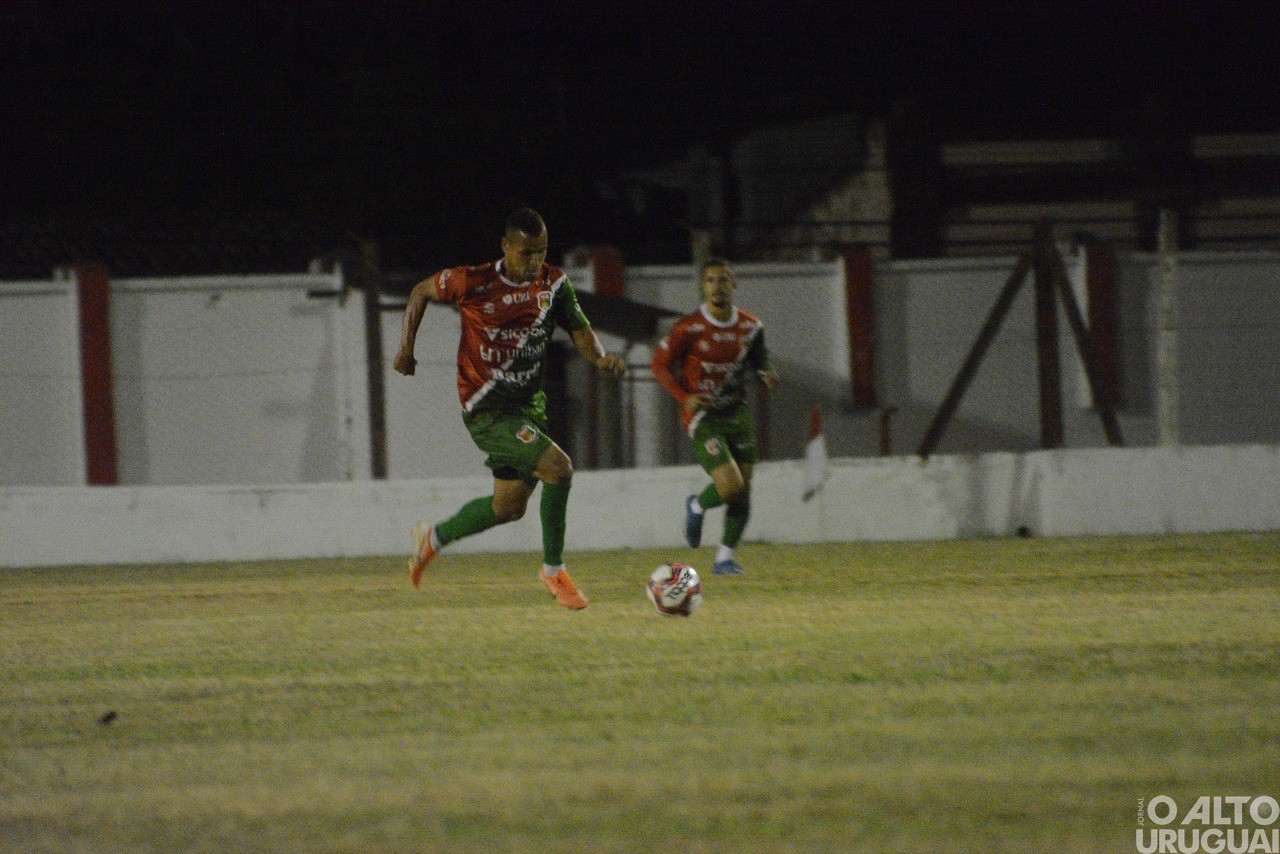 União-FW empata na primeira partida da final