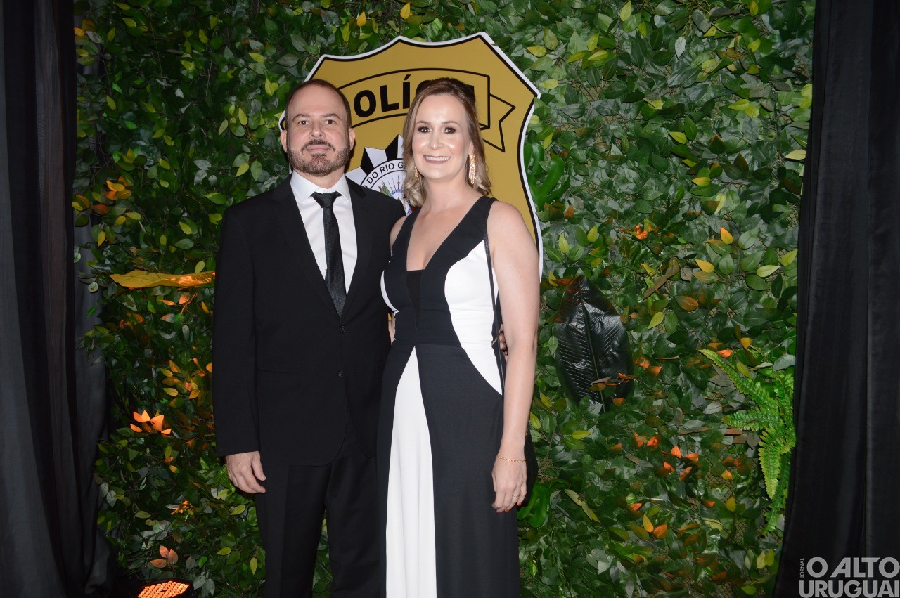 Baile Golden Night da 14ª DRPI homenageia parceiros da Polícia Civil na região