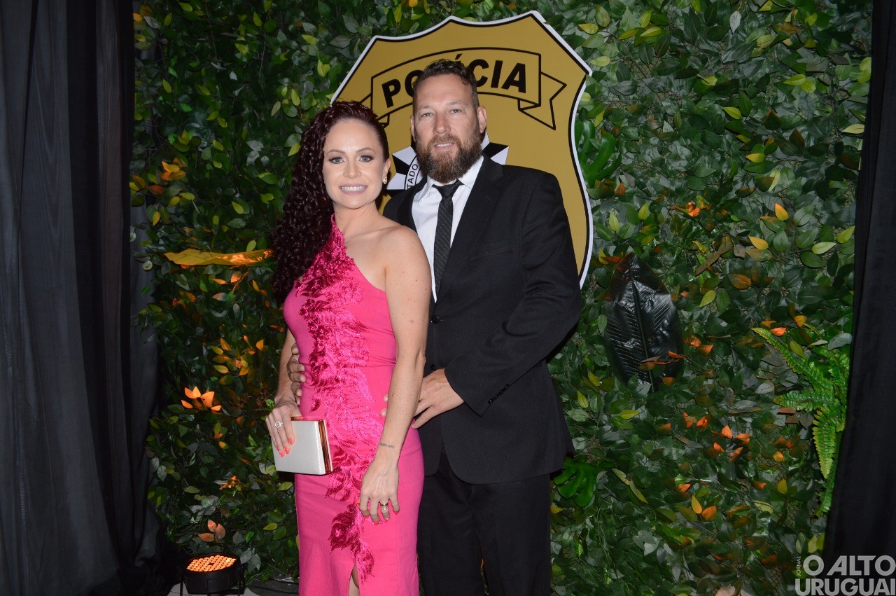 Baile Golden Night da 14ª DRPI homenageia parceiros da Polícia Civil na região