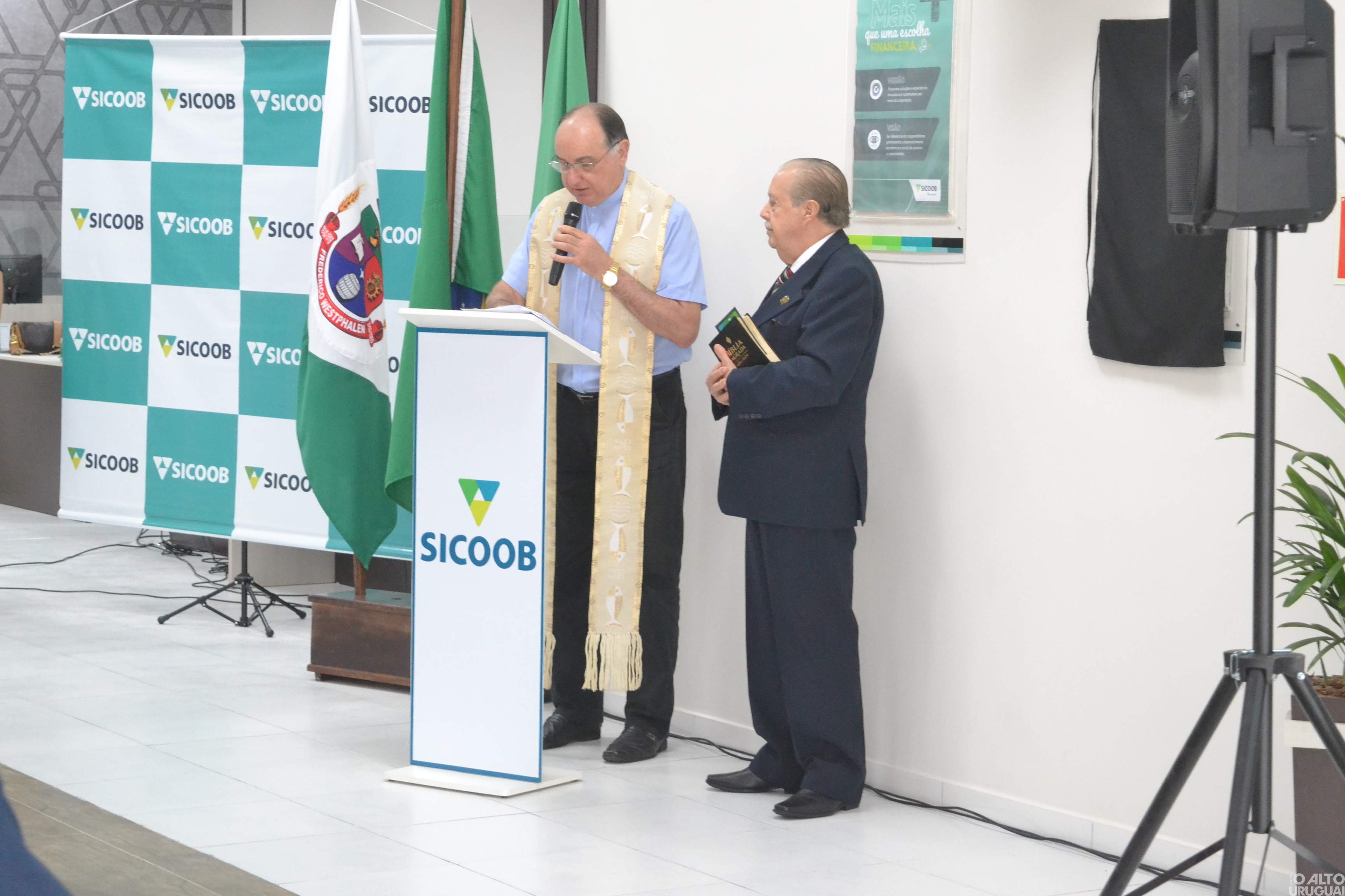 Sicoob Oestecredi reinaugura agência em novo espaço em FW