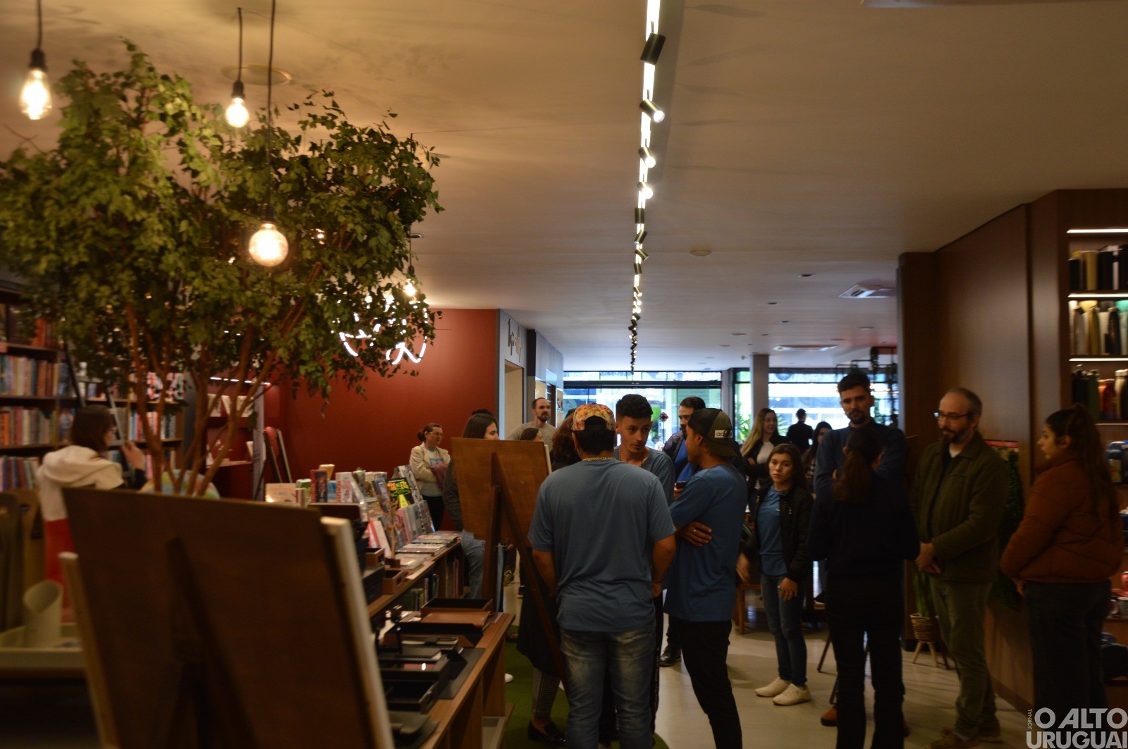 Apae-FW promove exposição fotográfica