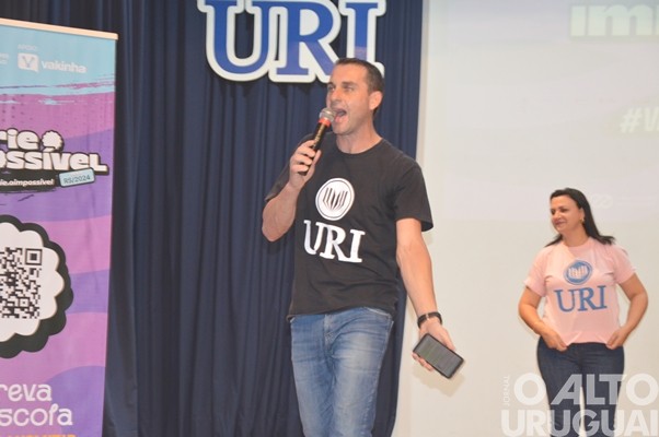 Caravana do Enem reúne mais de 600 estudantes na URI/FW