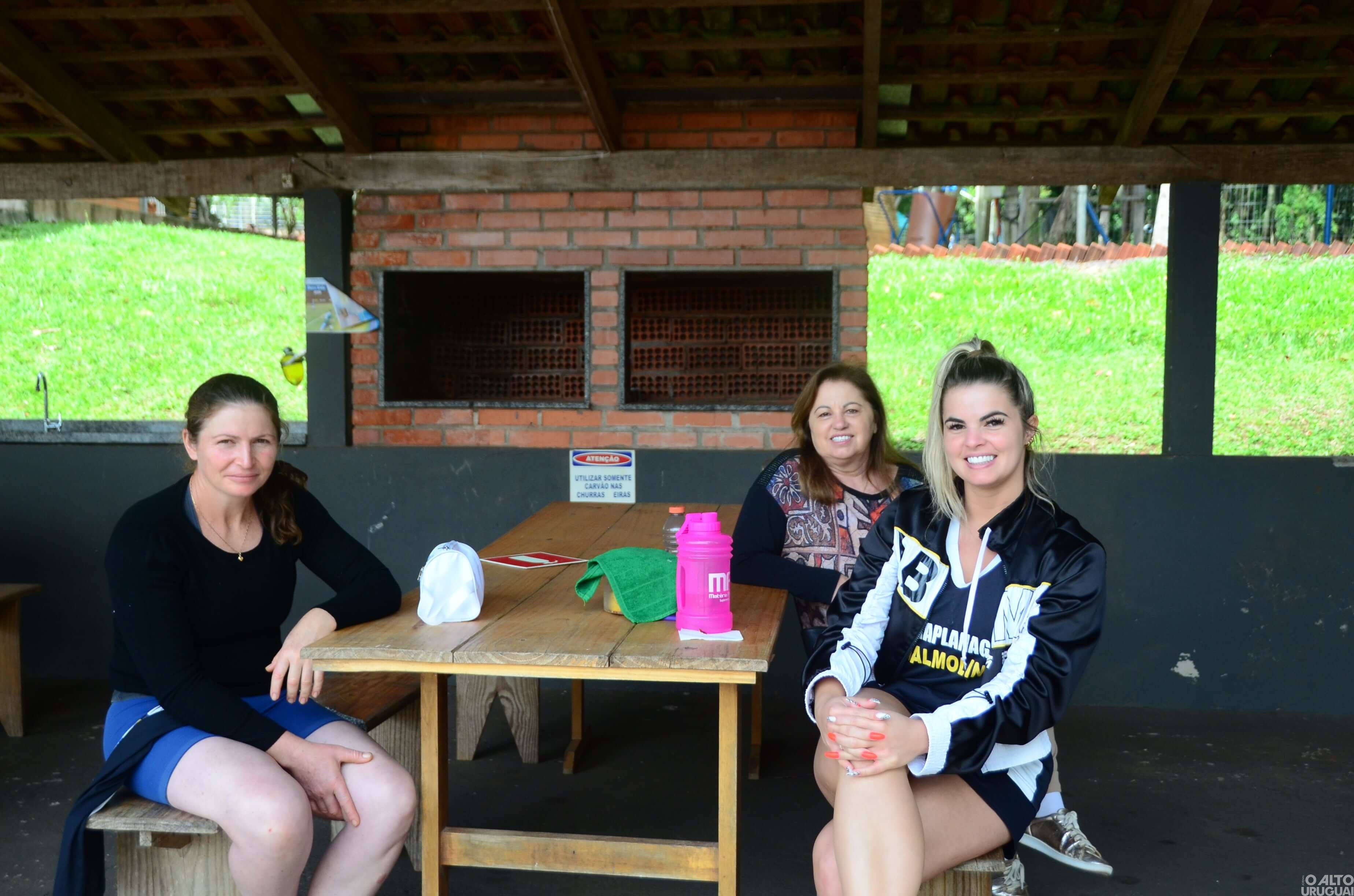 Torneio de vôlei de areia reúne duplas de diversos municípios em FW