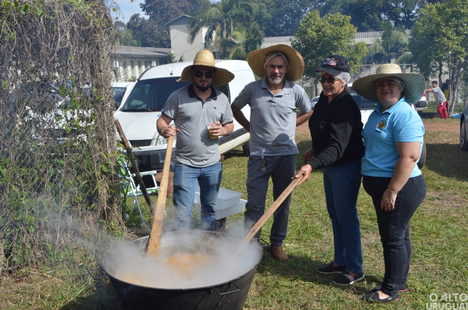 Almoço popular e corte do bolo marcam os 57 anos de Palmitinho
