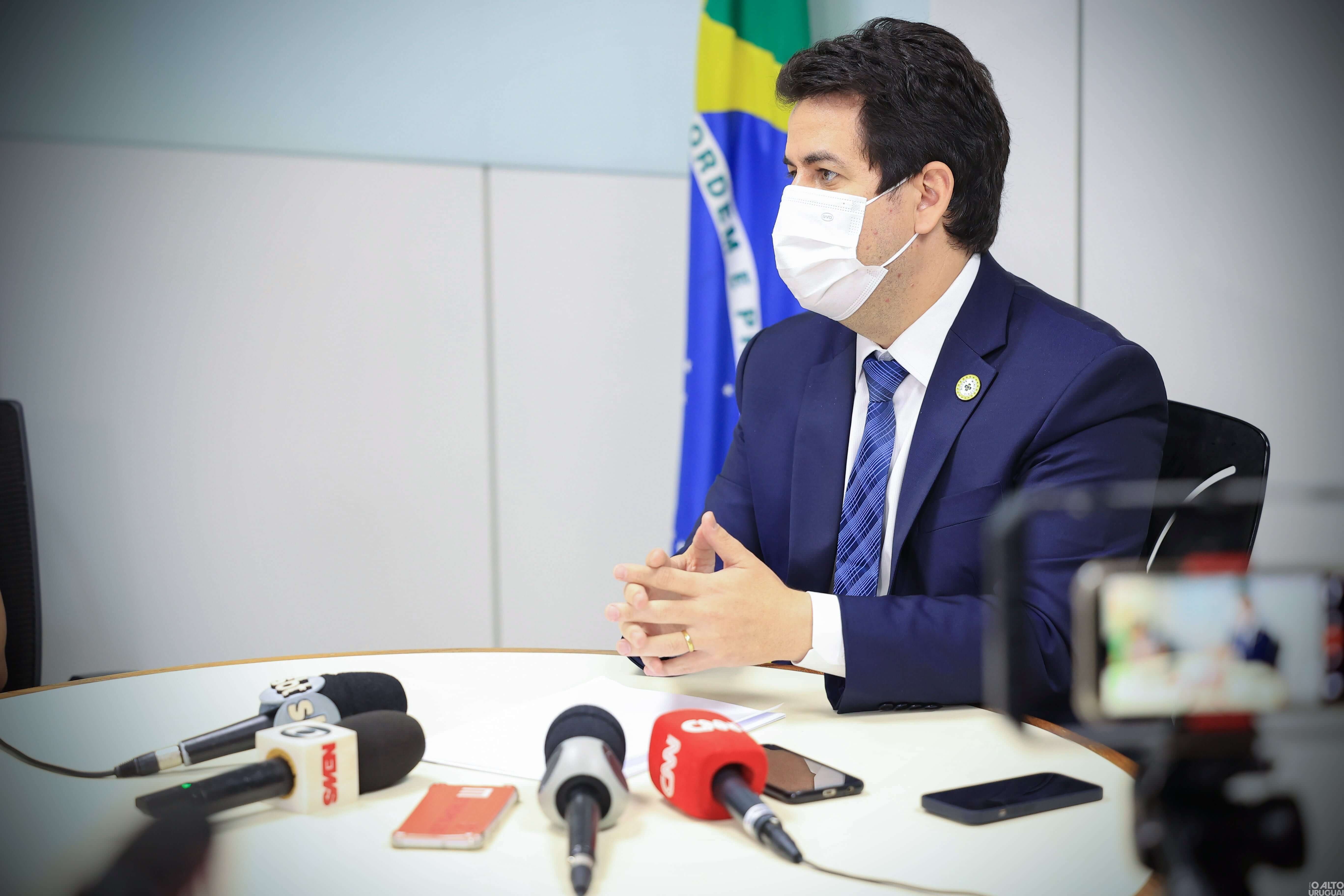 Regras sanitárias para entrar no Brasil serão adiadas em uma semana