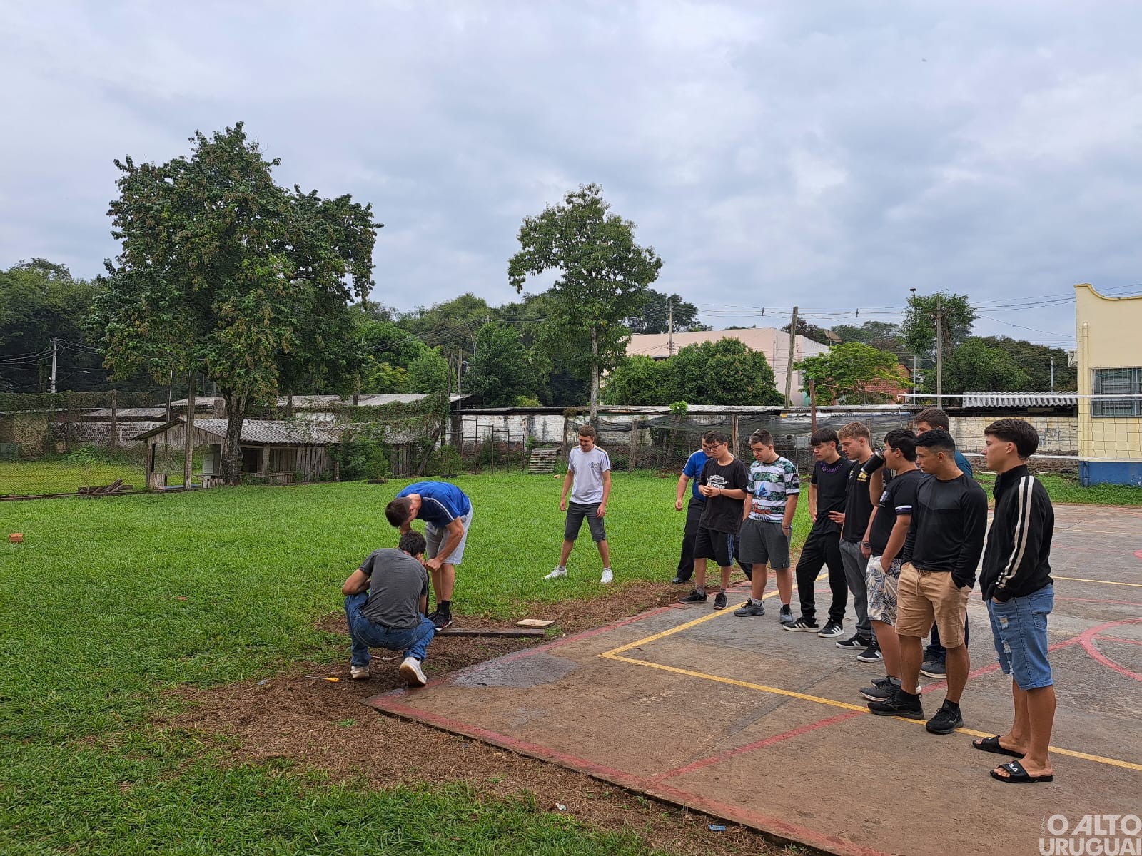 Alunos da Escola Visconde de Taunay de Irai lançam foguete em projeto de Práticas Experimentais