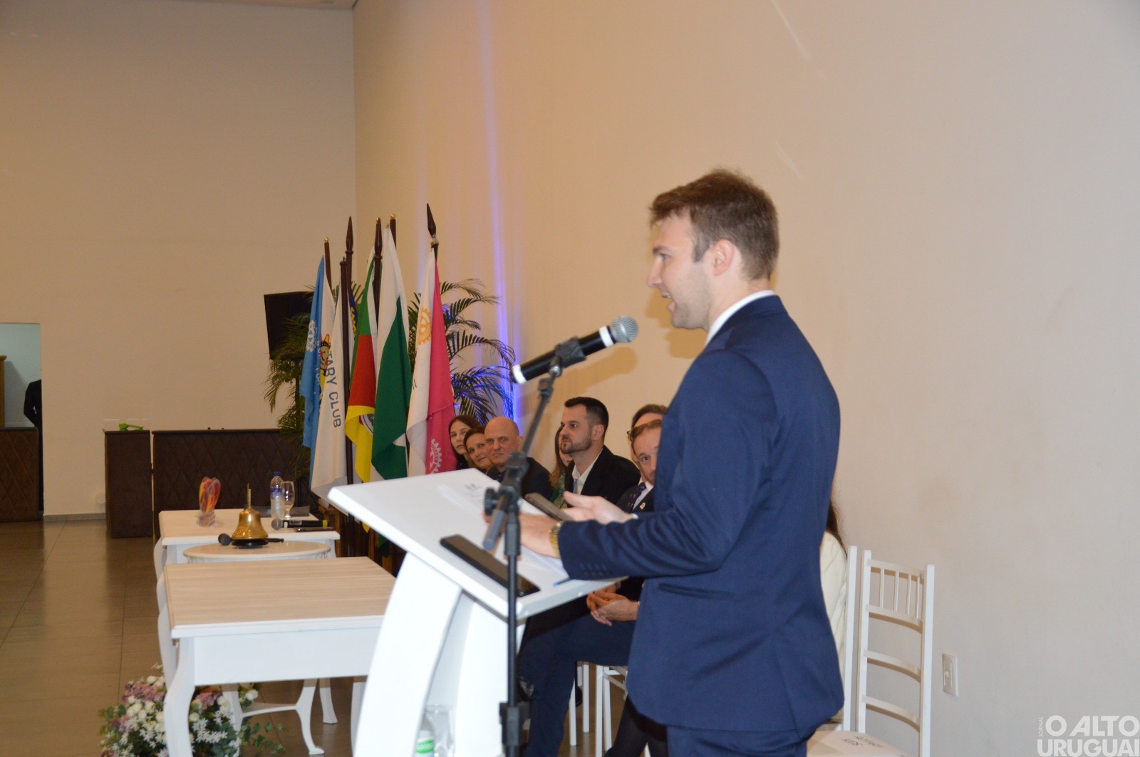 Clubes de Rotarys empossam novas diretorias em FW