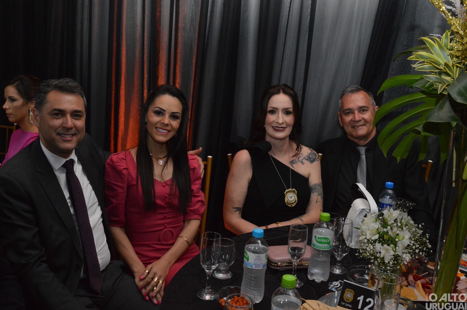 Baile Golden Night homenageia parceiros da Polícia Civil