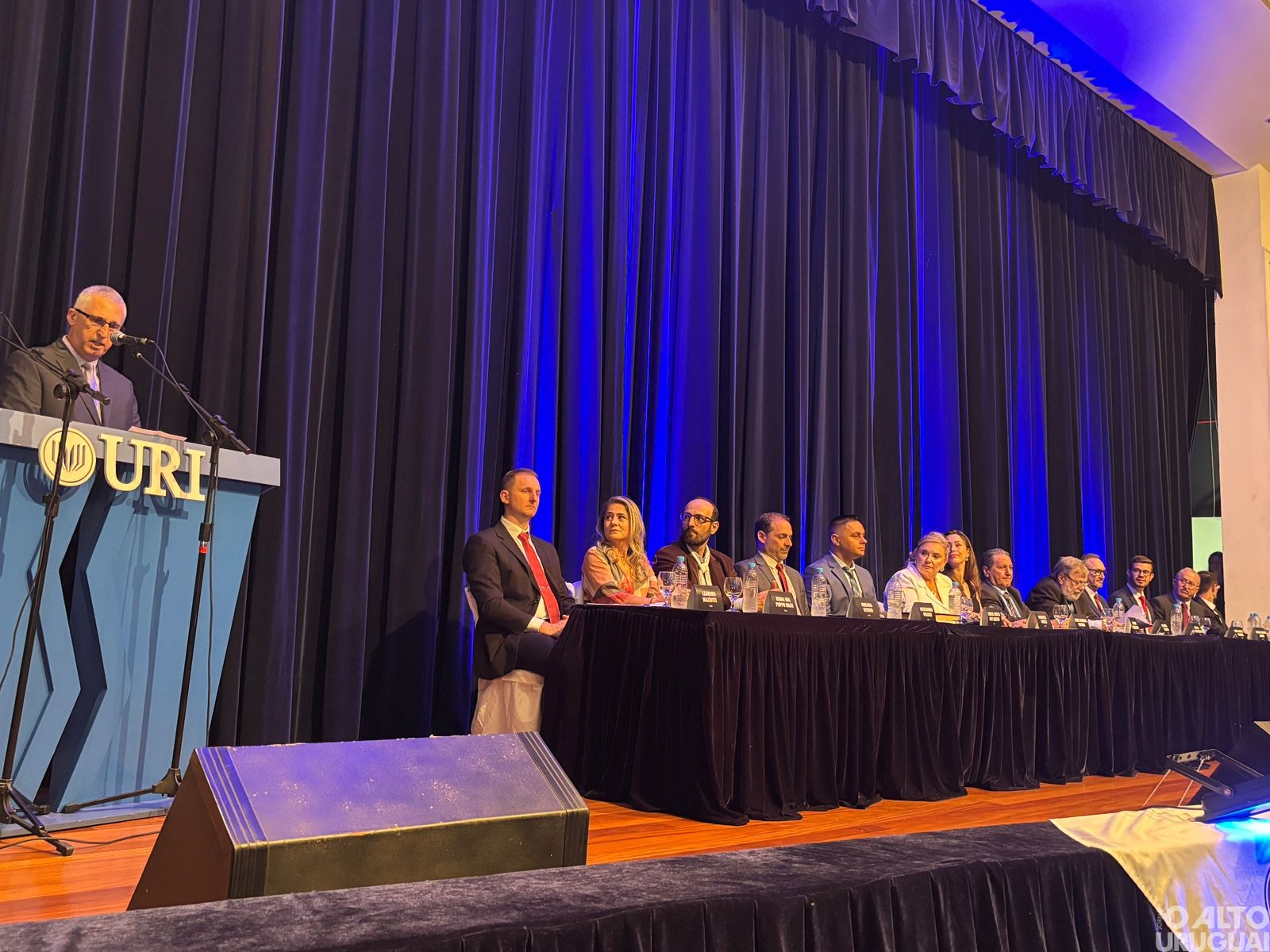 Orlando Girardi e Chester Francescatto assumem como prefeito e vice de FW