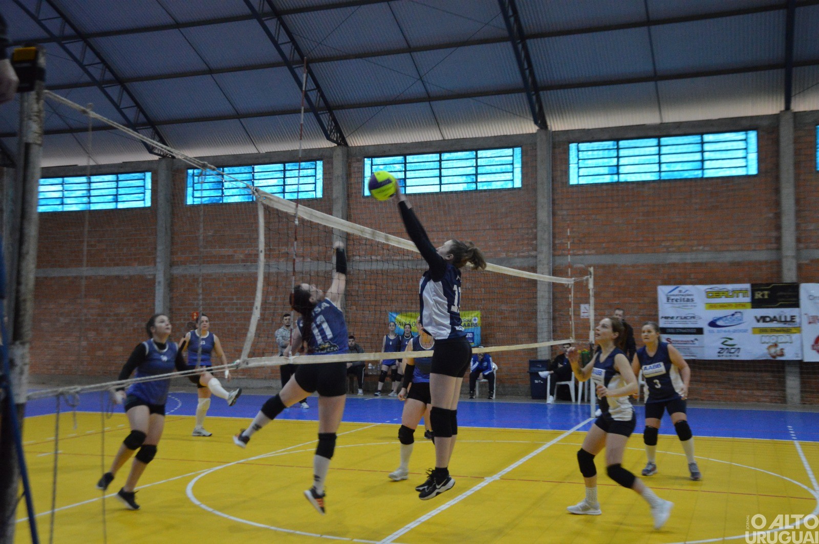 Copa Frederiquense de Vôlei é realizada na AABB-FW