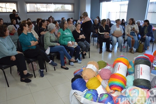 Tricolã promove workshop de tricô e crochê em FW