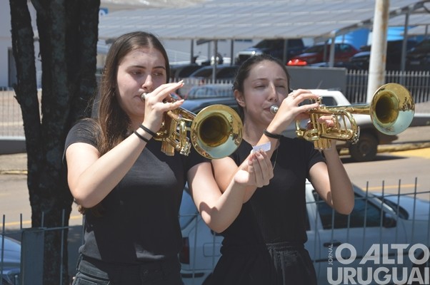 Bandas da Escola Cardeal Roncalli conquistam cinco títulos de campeãs e três de vice-campeãs em SC