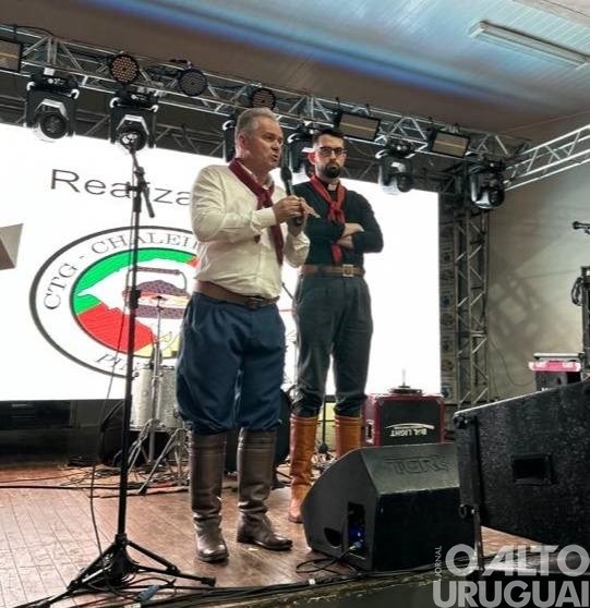 Pinhal promove show com o Grupo Os Quatro Gaudérios