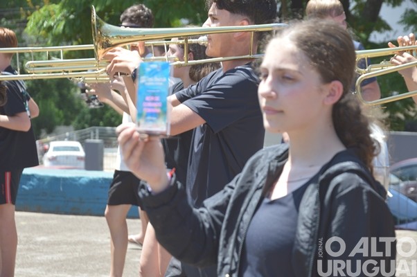 Bandas da Escola Cardeal Roncalli conquistam cinco títulos de campeãs e três de vice-campeãs em SC