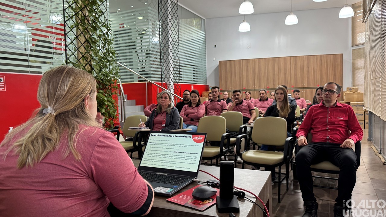 Creluz promove workshop de atendimento com foco no associado