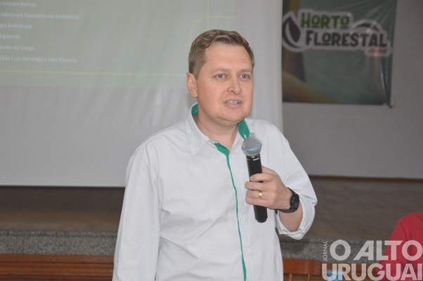 Evento realizado pela Creluz em Pinhal marca o Dia da Árvore
