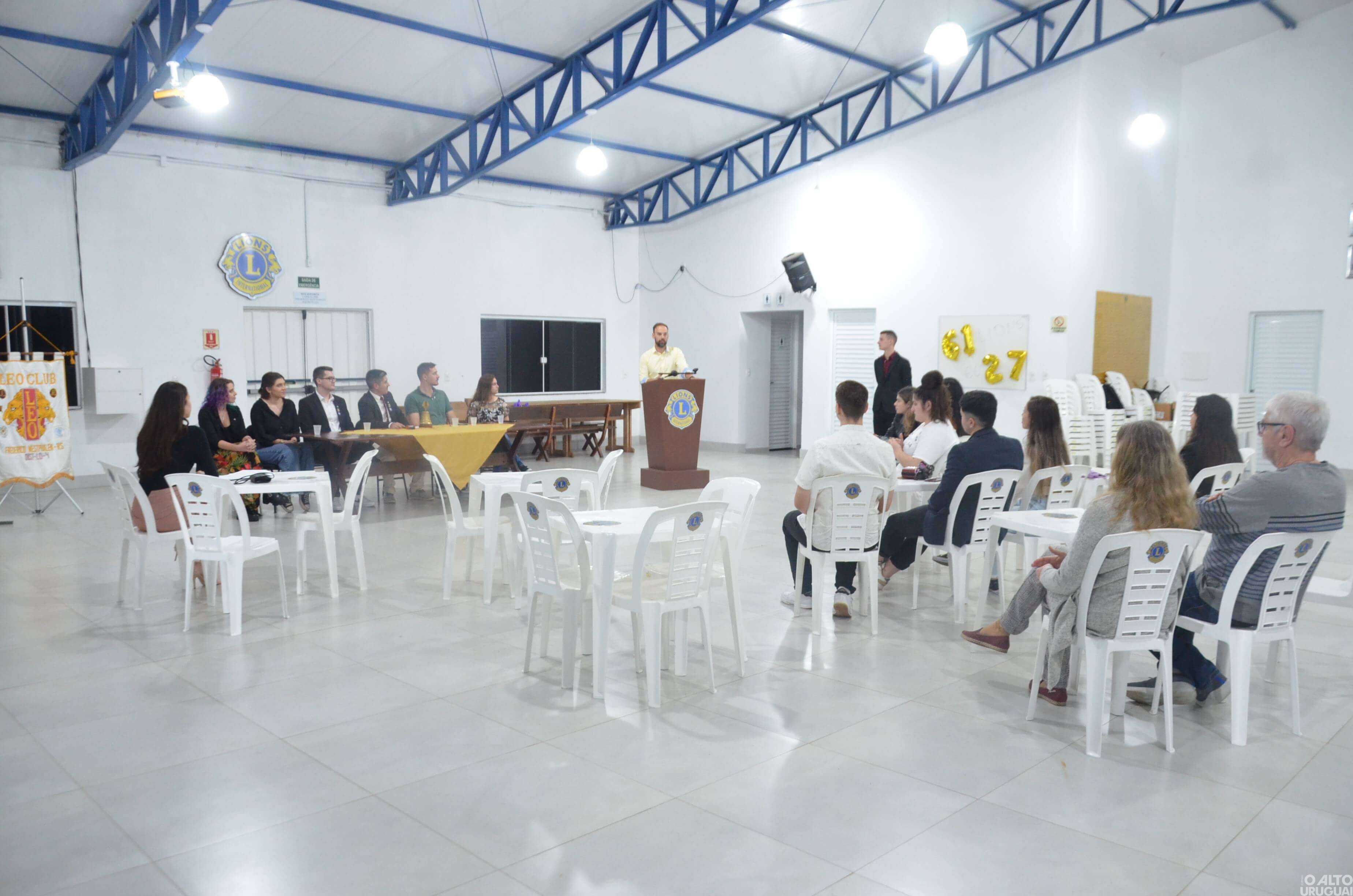 LEO Clube FW empossa nova diretoria