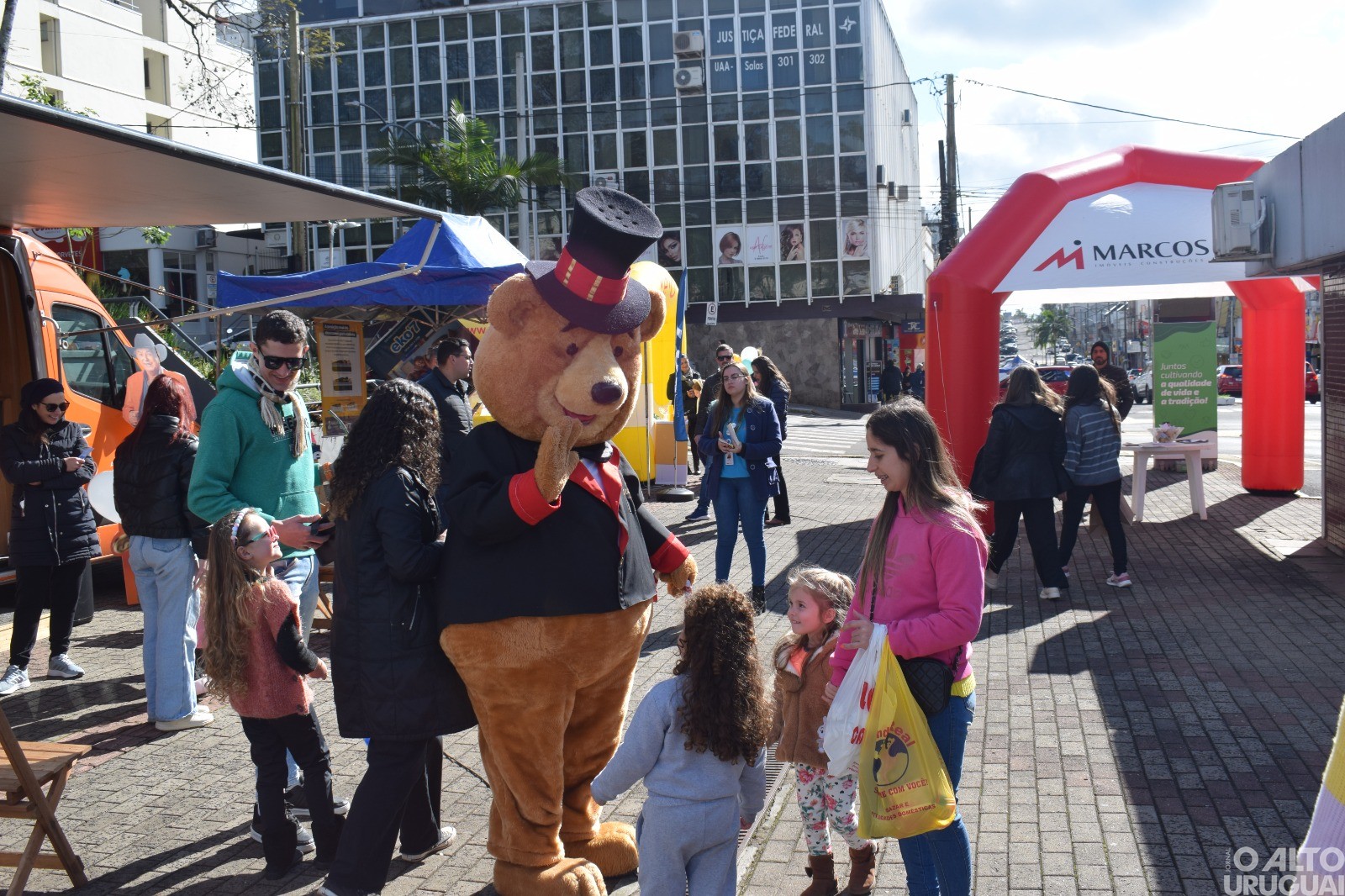 Comércio de FW estará aberto neste sábado à tarde