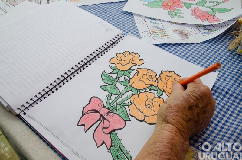 Pinhal: aluna de 86 anos dá exemplo de superação